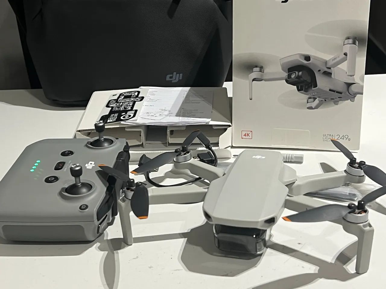 Drone Dji Mini 4K com controle 