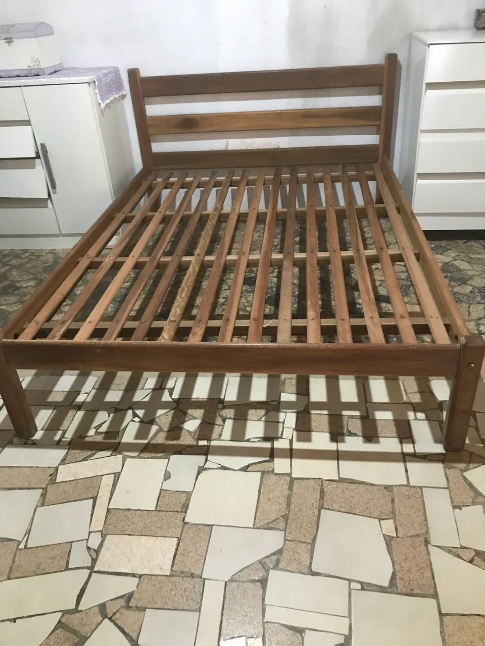 Cama casal madeira maciça 