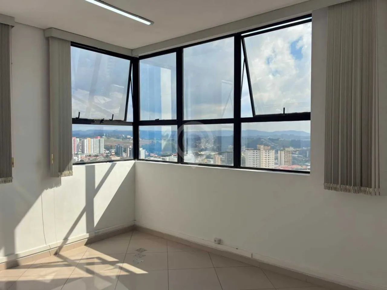 Sala : / Comercial / Centro - Foto 2