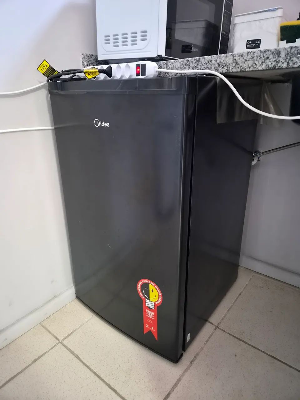 Frigobar Midea 