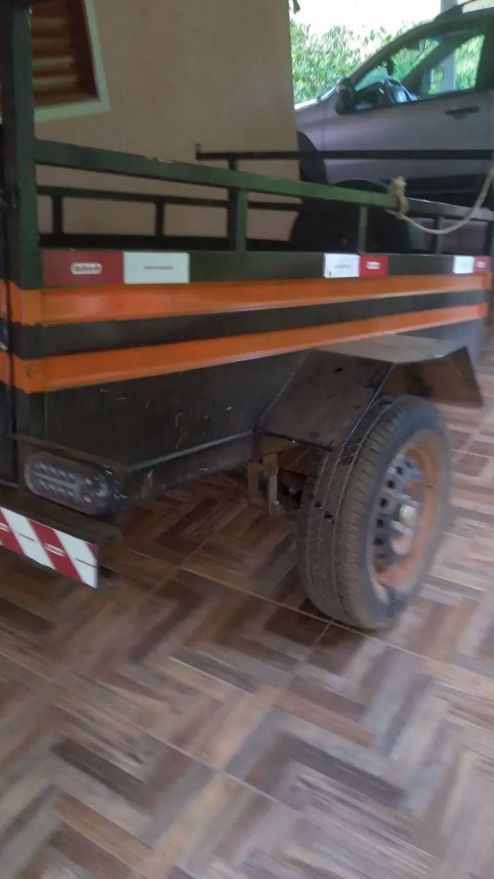 Carretinha semi nova 