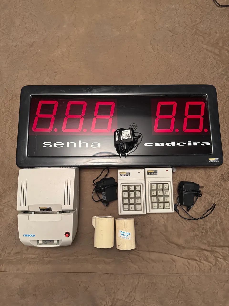 Painel de senha com teclado e impressora 