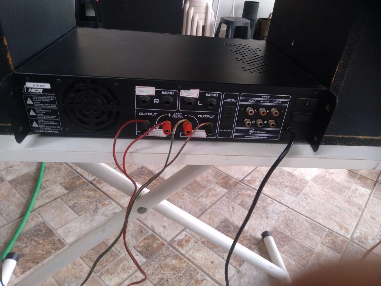 Kit de som com caixas, amplificador, microfones e mesa mixer - Foto 5