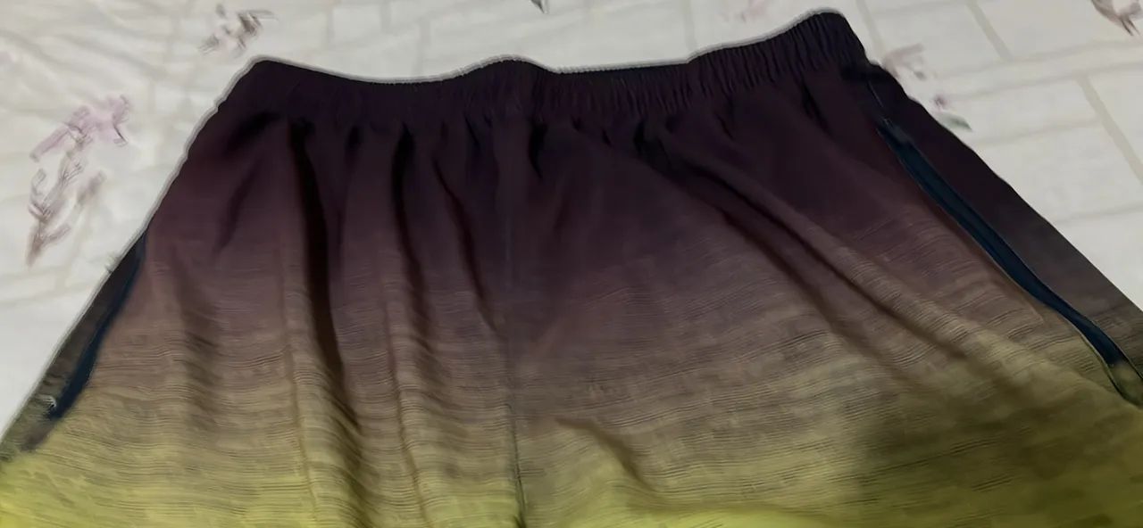 Shorts Bermuda Esportiva Degradê com Bolsos de Zíper - Foto 3