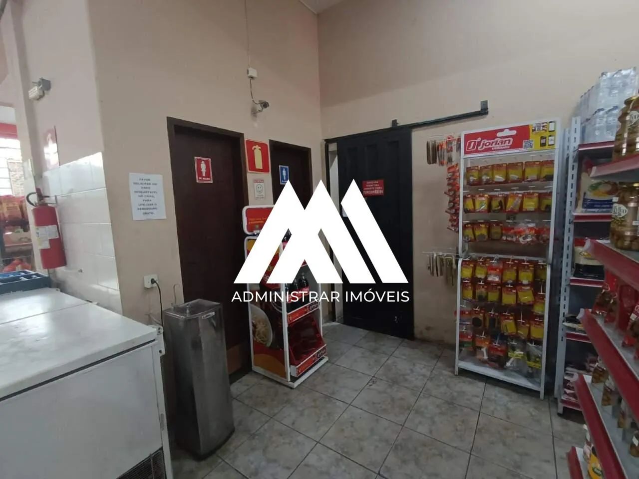 Vendo prédio comercial em Itaúna com excelente localização! - Foto 3