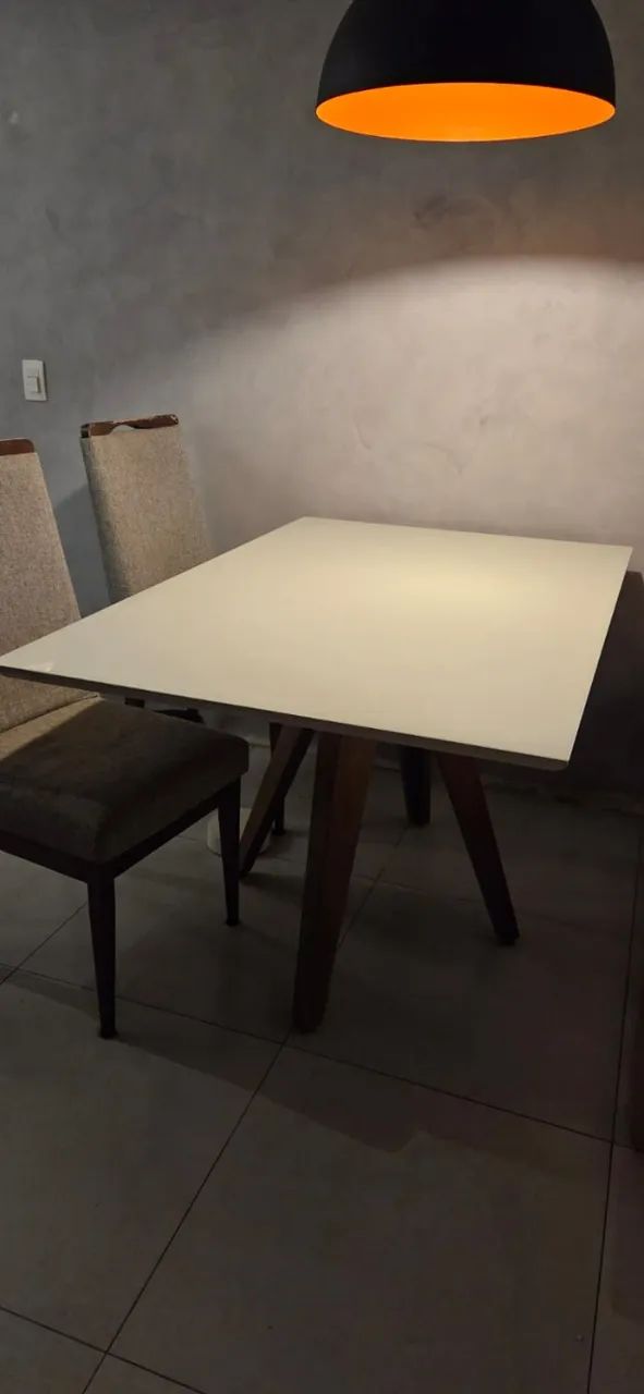 Mesa de jantar retangular