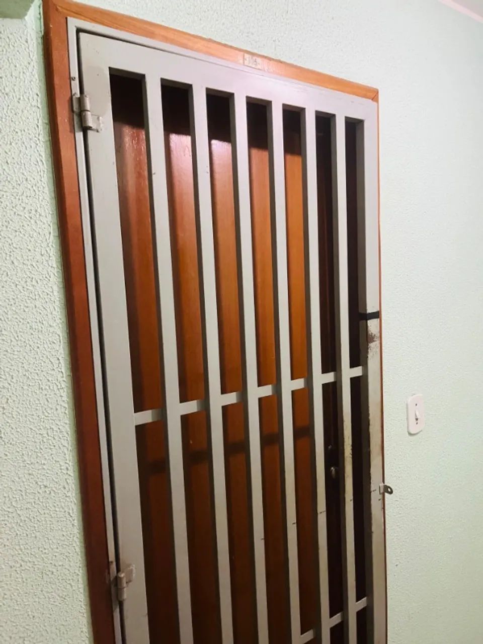 Alugo apartamento de 2 quartos no Riacho Fundo 1