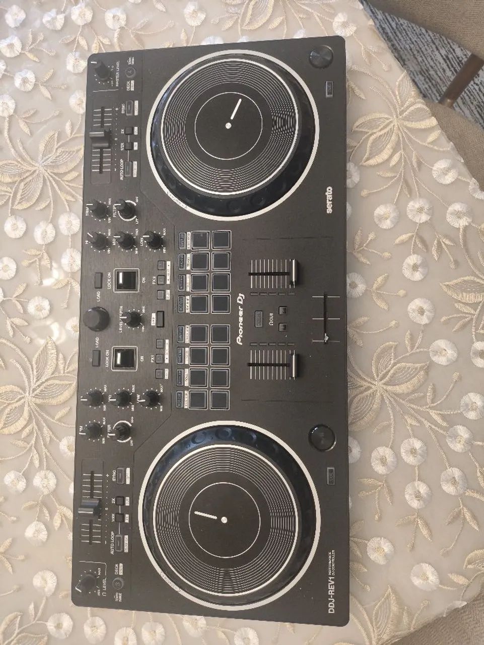 Controladora Pioneer DJ DDJ-REV1 - Foto 3