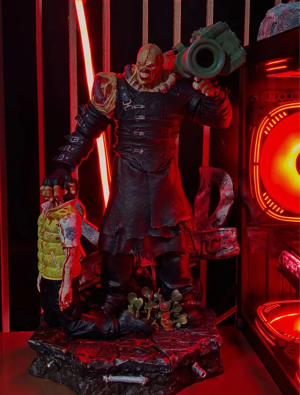 NEMESIS ACTION FIGURE DE RESINA  - Foto 5
