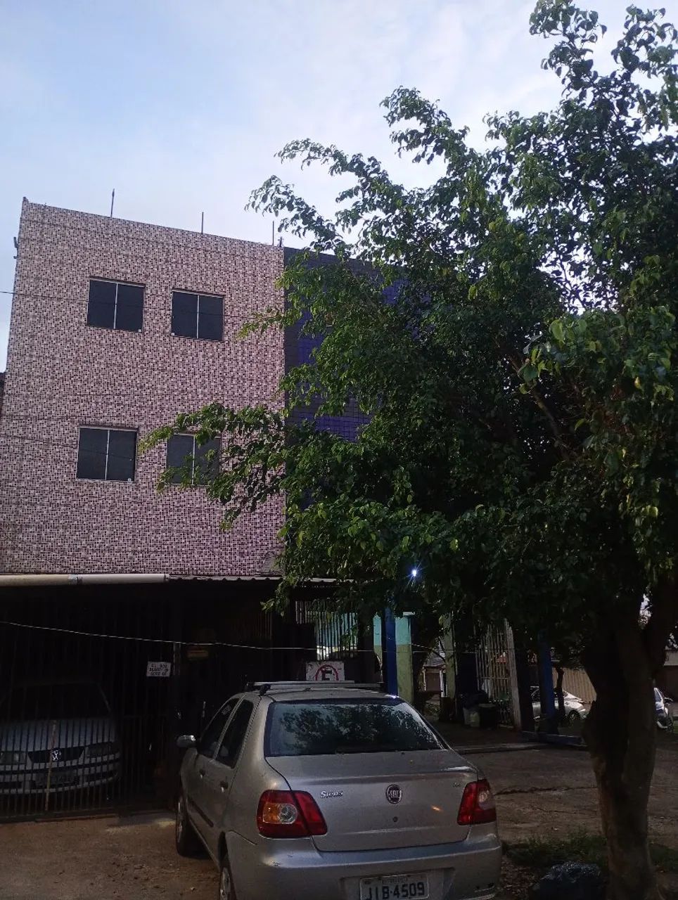 Alugo apartamento 
