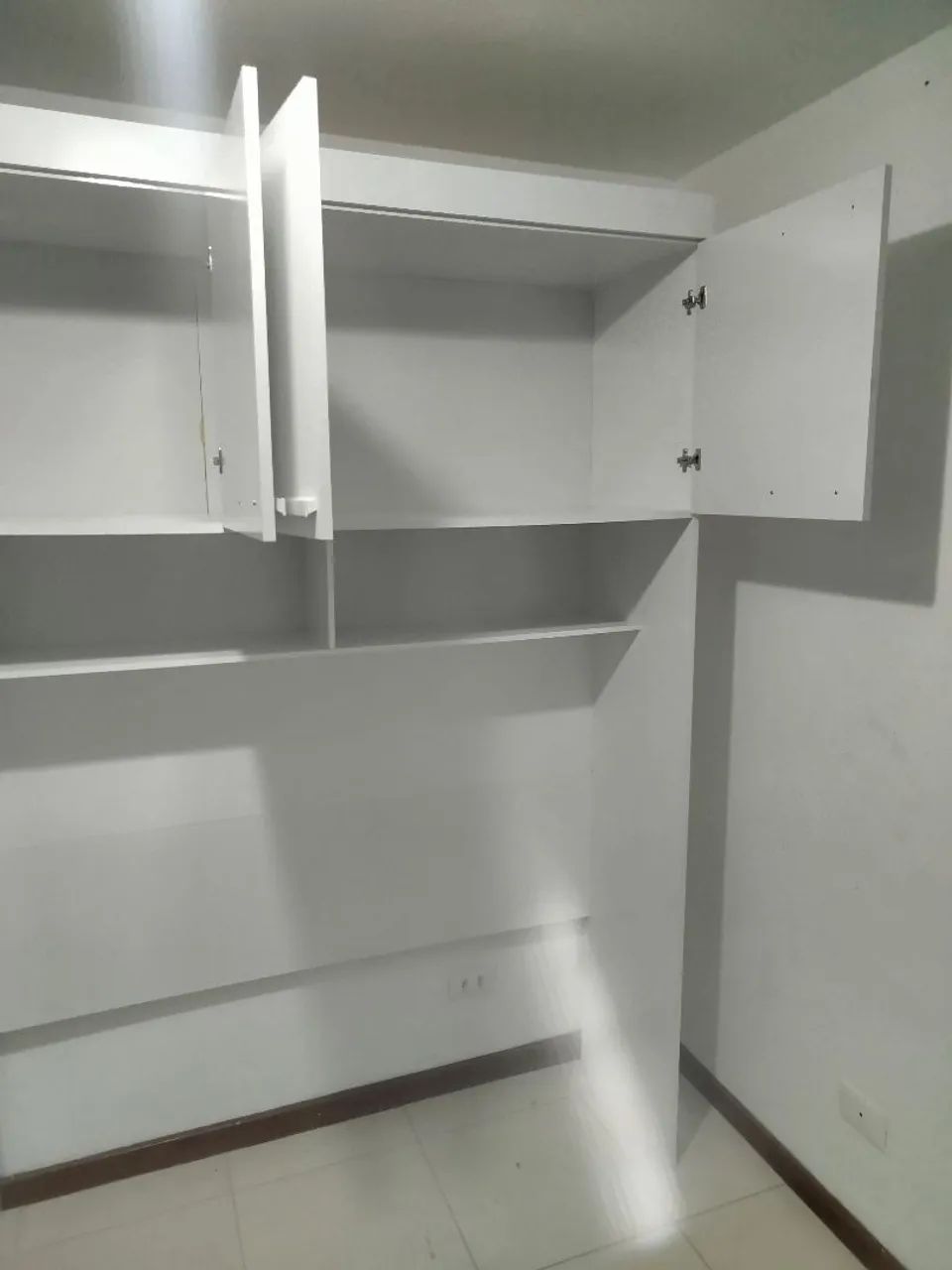 Guarda-roupas com maleiro  - Foto 4