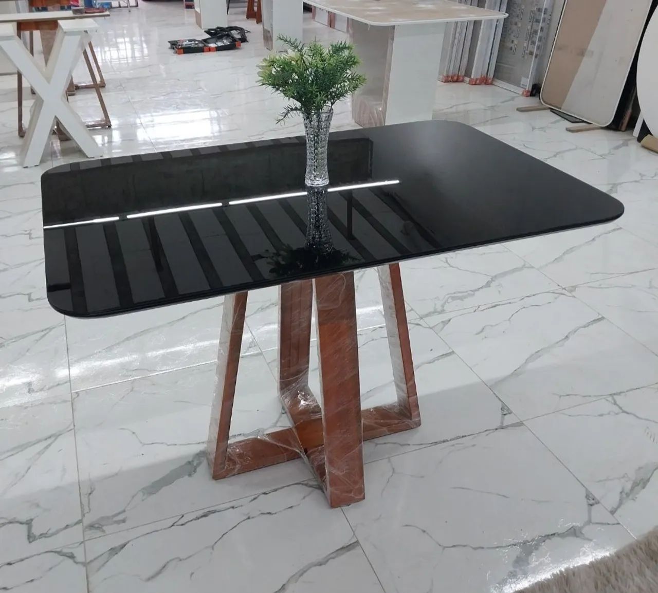 Mesa Preta Laqueada 1.20x80 Base Madeira