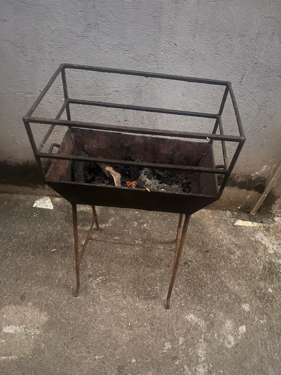 Vendo churrasqueira de alumínio 