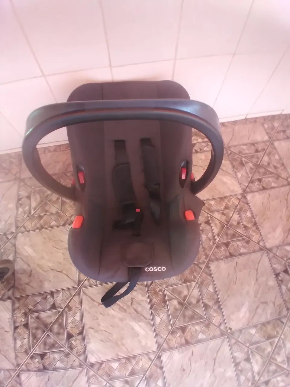 Vendo bebê conforto Cosco e acompanha capa e almofadas  - Foto 5