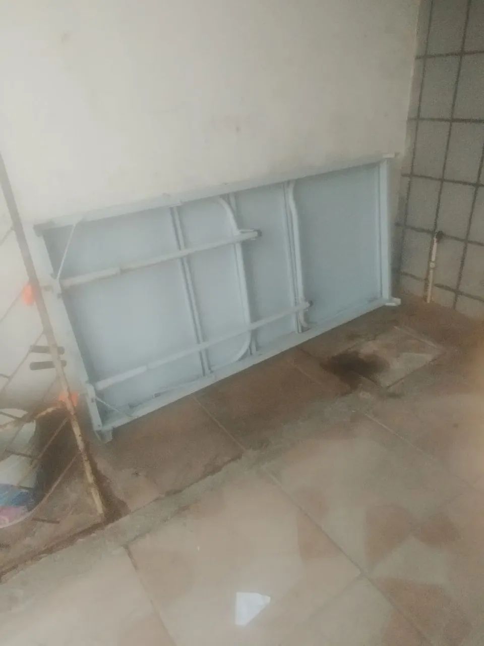 Cama hospitalar completa com a duas lavancas em ótimo estado 
