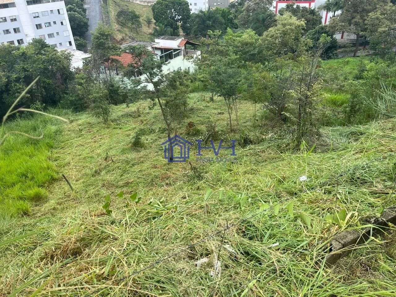 Lote de 420 m² no bairro Manacas