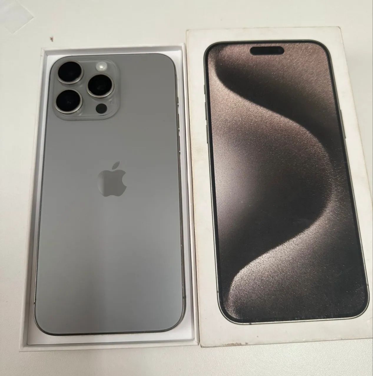 iPhone 15 Pro Max 美品　セット Apple iPhone 15 Pro Max A3105 VC/A 256GB eSIM Tela 6.7