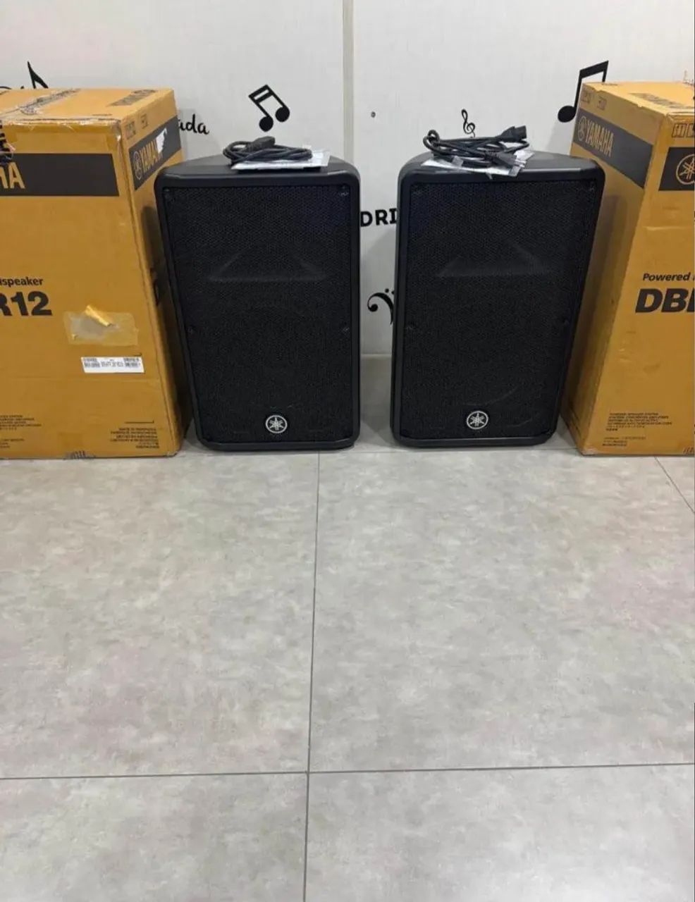 Vendo Par de Caixas Yamaha DBR12  - Foto 4