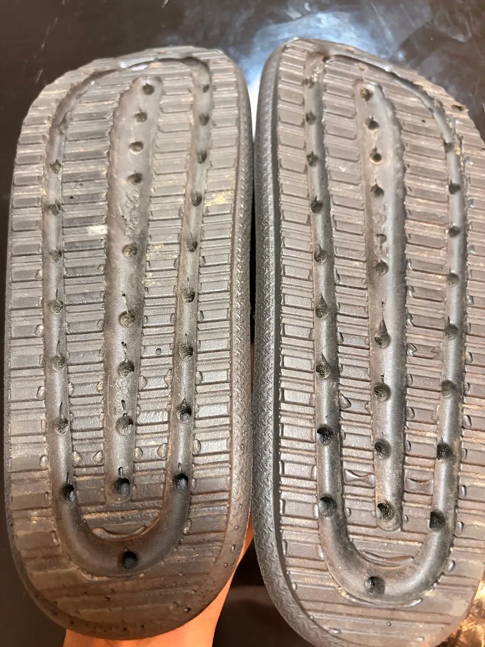 Chinelo Arezzo - couro - raro usado 