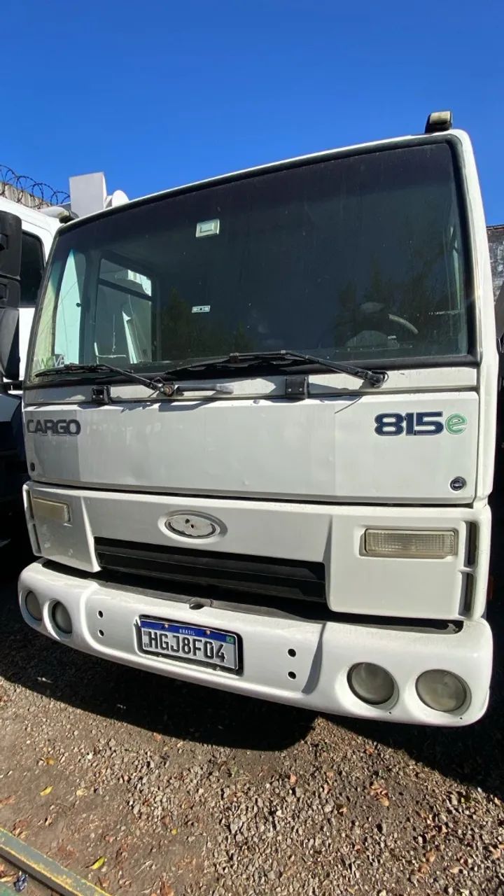 Caminhao 815 Ford com Bau
