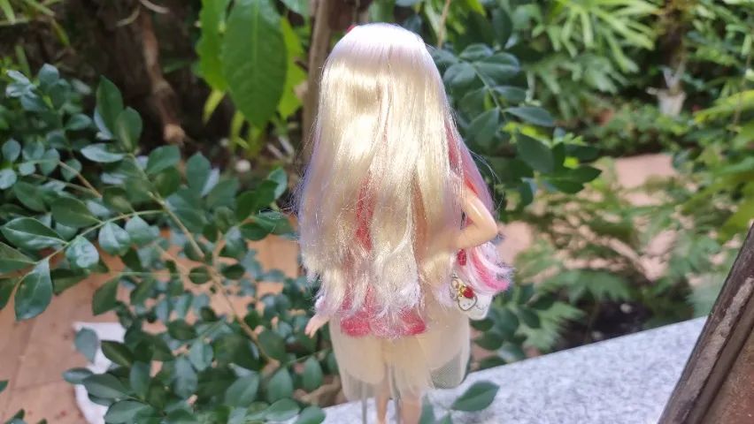 Barbie Hello Kitty 2017 Gold Label - Foto 3