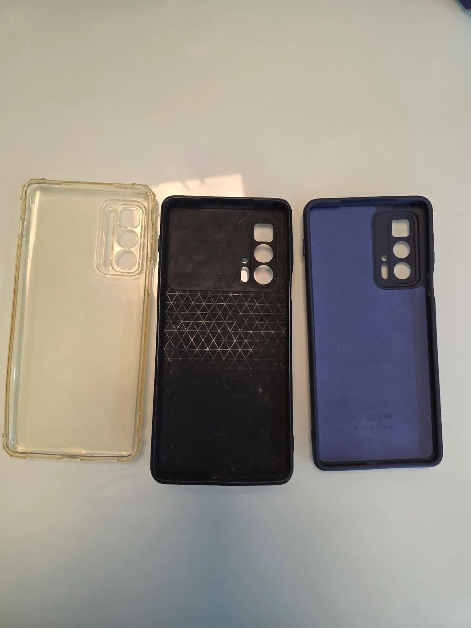3 Capinha celular  Edge 20 pro - Foto 2
