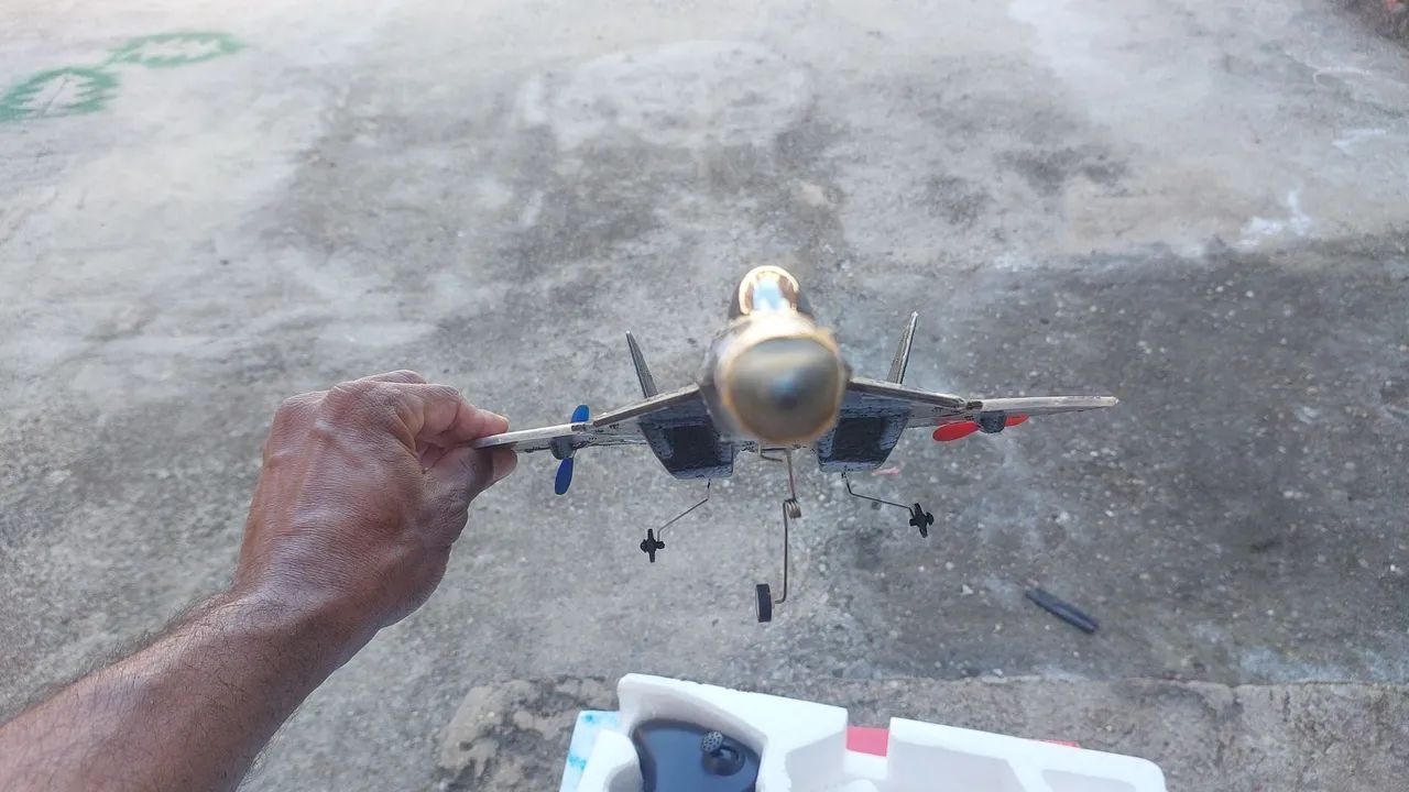Avião RC Usado  - Foto 5