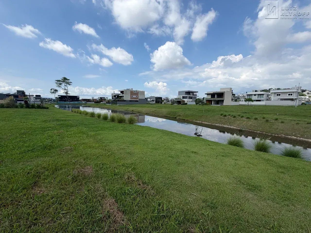 Terreno com Fundo para o lago no Reserva da Pedra - Palhoça/SC - Foto 5