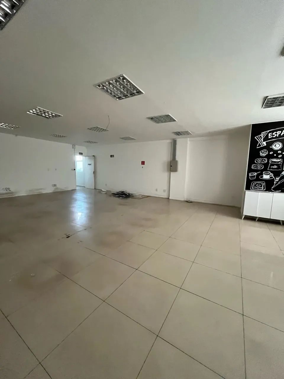 Alugo 2 salas comercial holandeses 