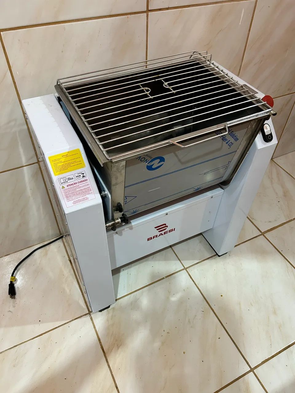 Batedeira 25kg muito novo  - Foto 2