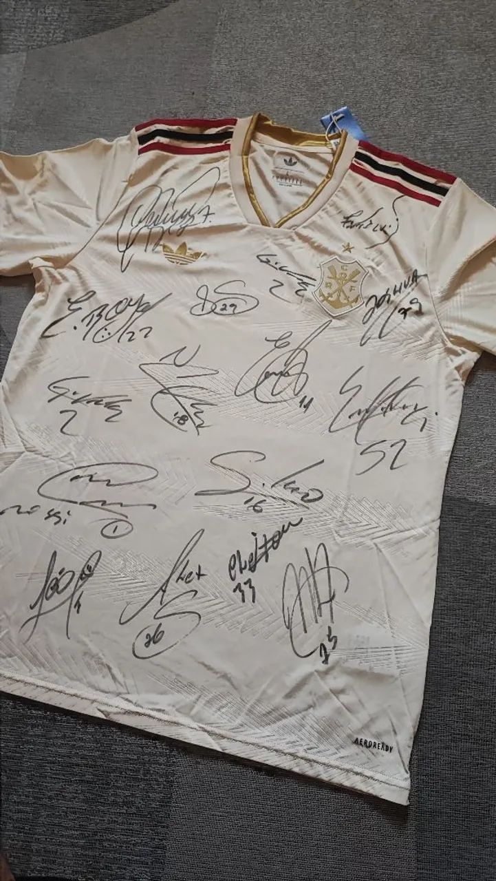 Camisa flamengo autografada - Foto 3