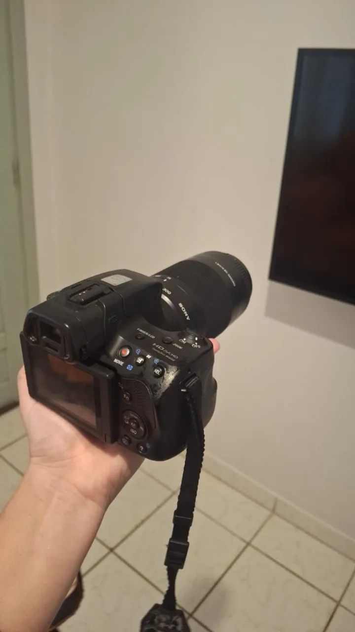 Câmera Sony A37