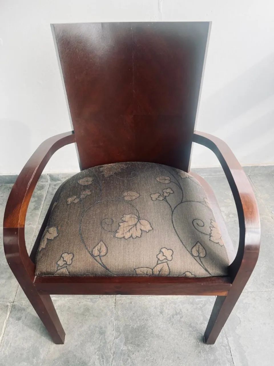 Poltrona chique de madeira maciça - Foto 4