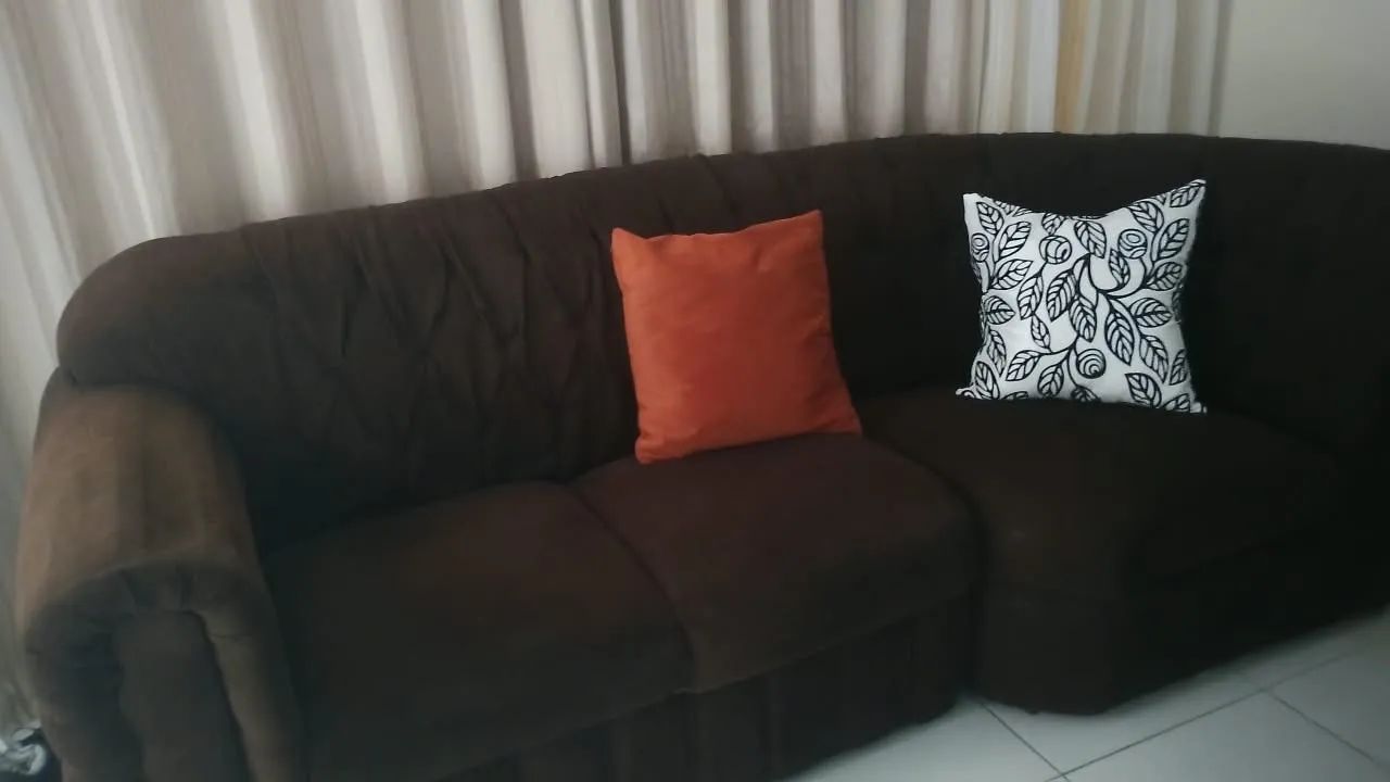 Sofá seminovo em ótimo estado- Confortável e conservado!