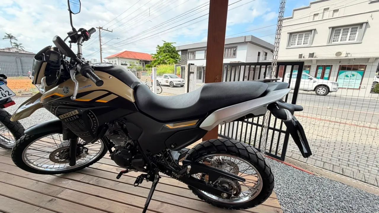 XTZ Lander 250cc - Muito nova - Foto 4