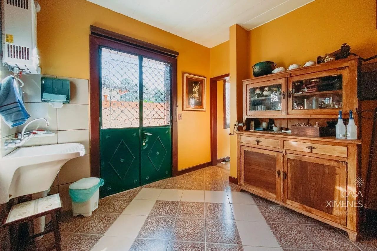 Residência com seis quartos próxima ao Centro Histórico e à BR-040 | Petrópolis - Foto 5