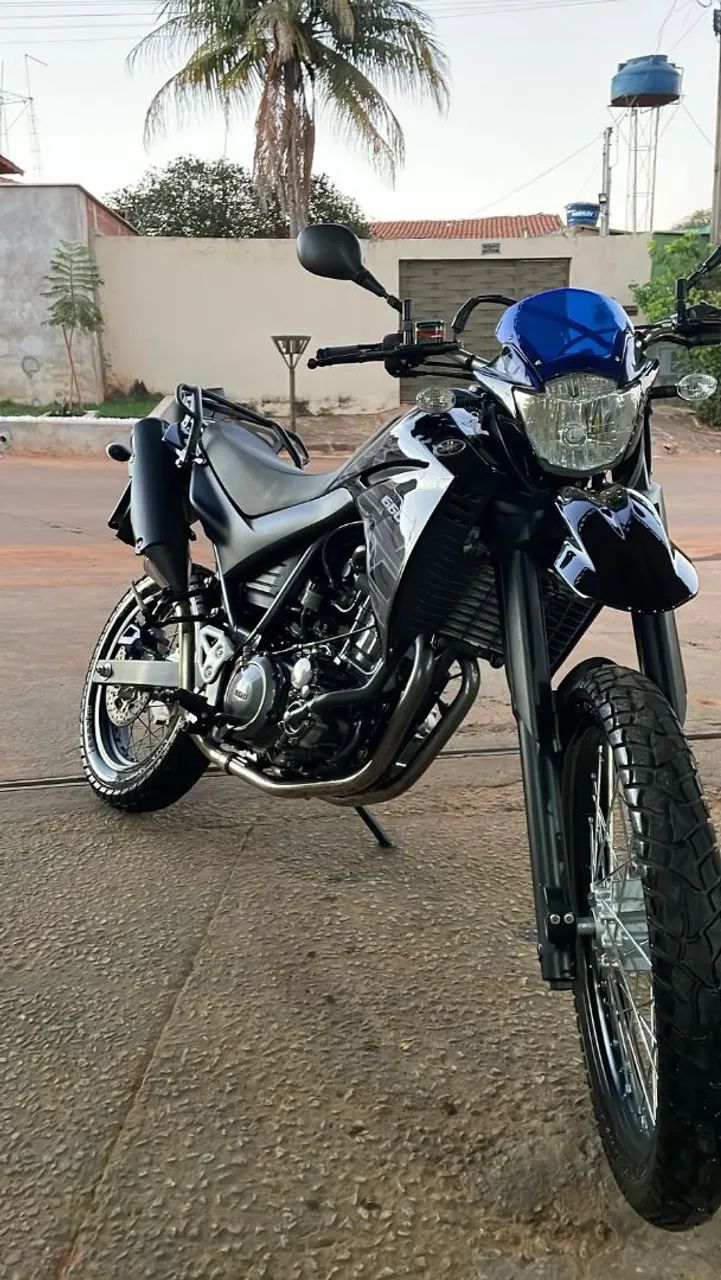 Vende-se XT 660 documento em dias no meu nome só transferir pega o carro no negócio 