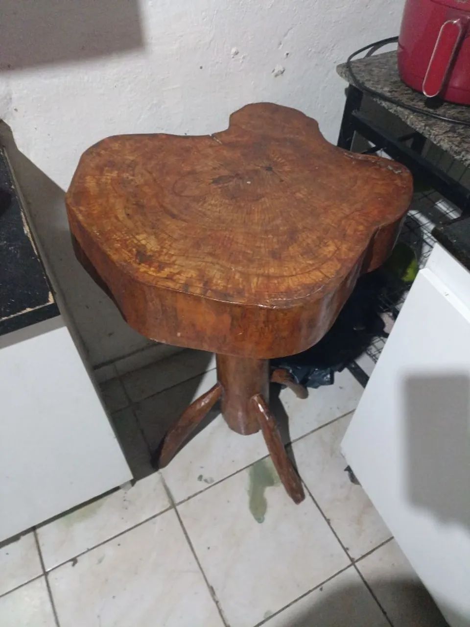 Mesa de madeira maciça 