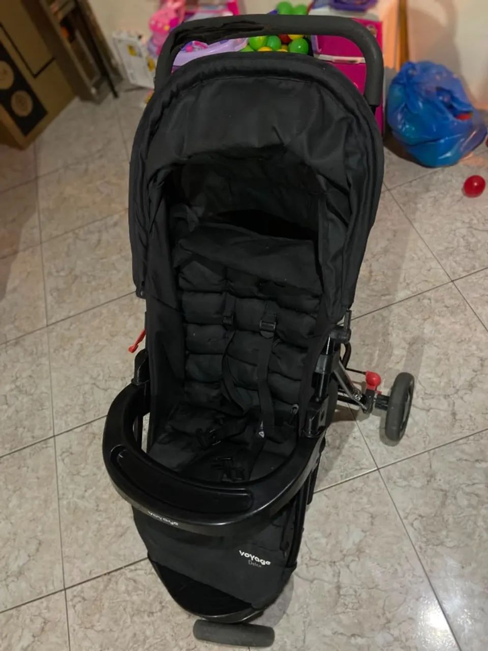 Carrinho de Bebê Voyage Delta Preto Usado - Foto 3