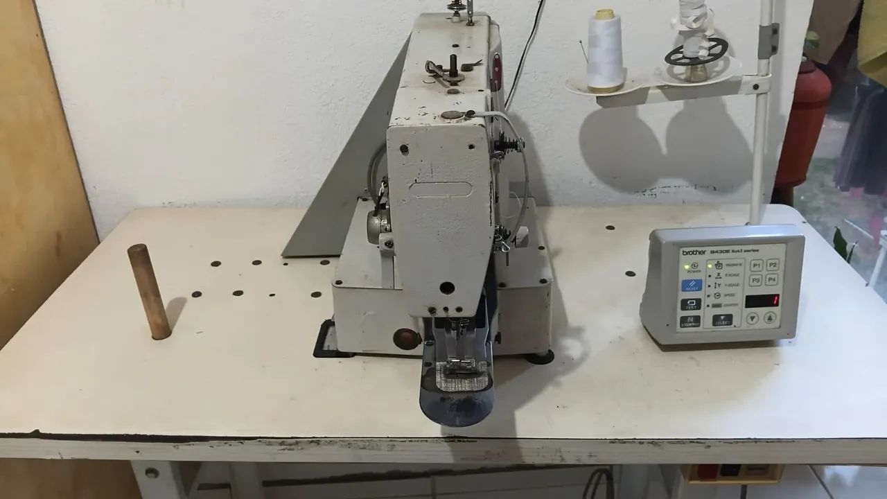 MÁQUINA DE TRAVETE  PREÇO A COMBINAR 