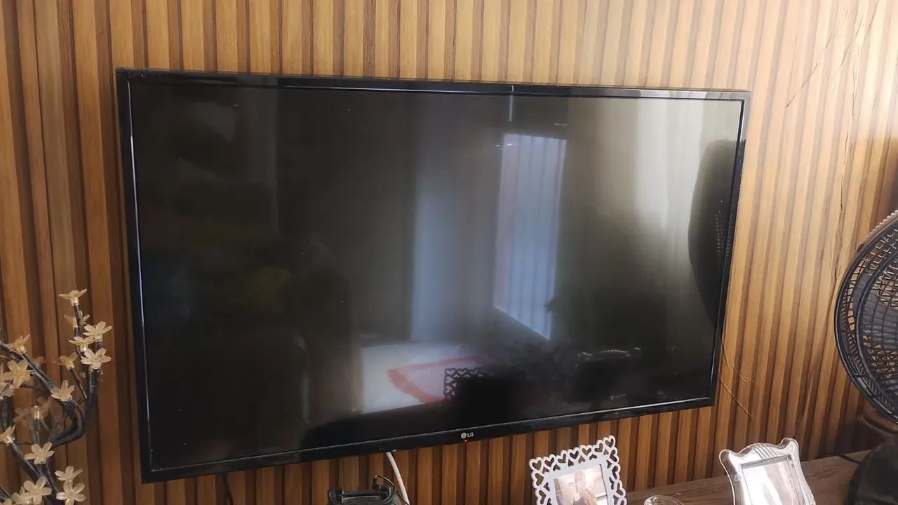 Vendo TV 43 Polegadas LG - Foto 2