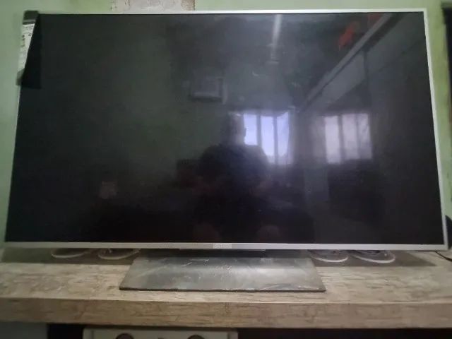 TV Sony 55 polegadas com defeito (Tela intacta, liga mas não aparece imagem)