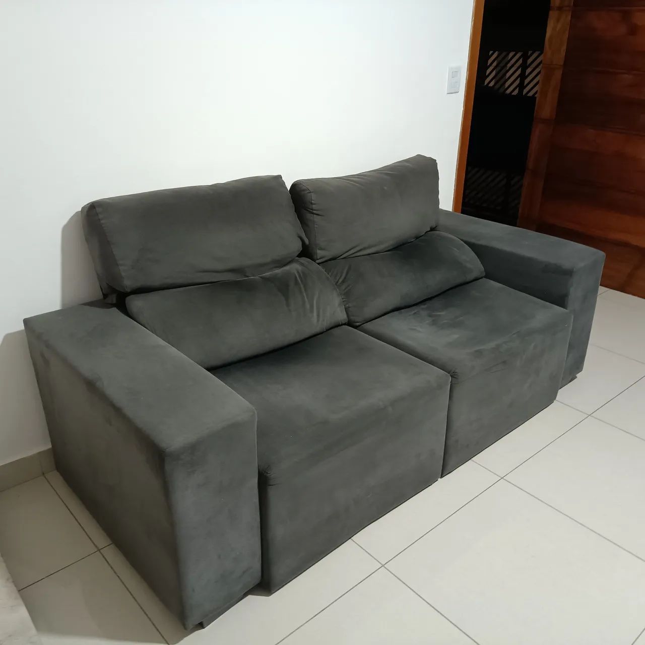 Sofá retrátil 03 lugares 