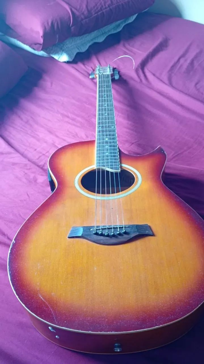 Vendo violão elétrico 