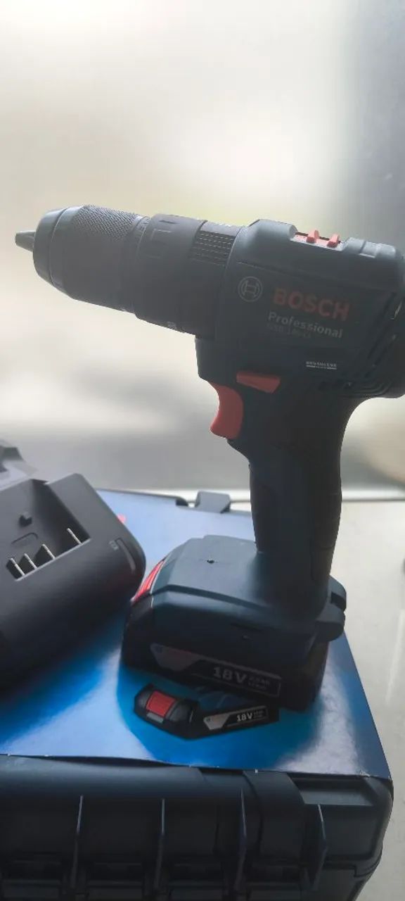 Furadeira Impacto Bosch GSB 185-LI 18V - Nova Lacrada! - Foto 4