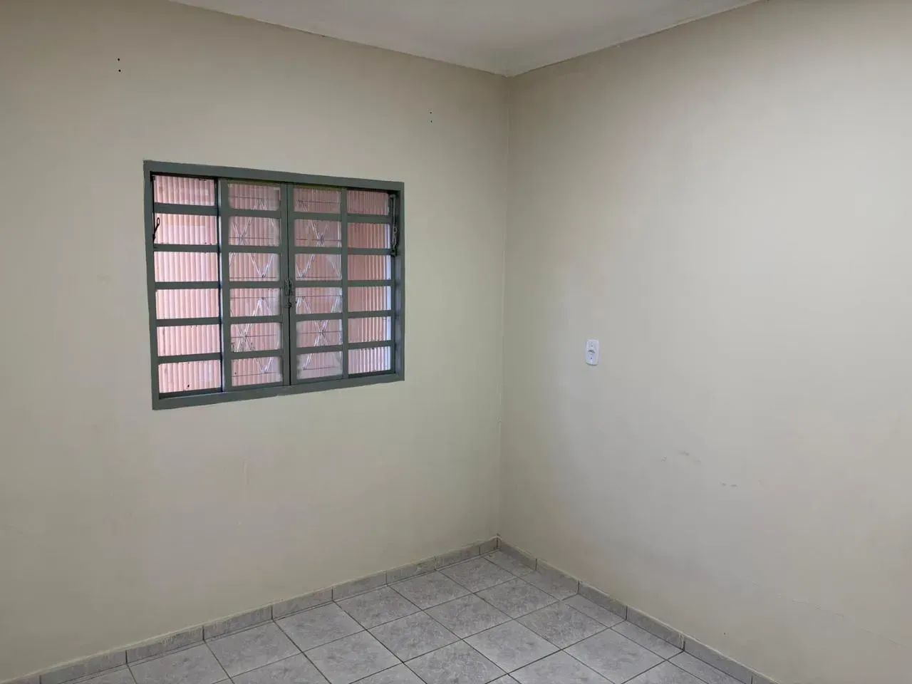Barracão no setor Cachoeira Dourado de 80 m², todo reformado, com 2 quartos, cozinha ameri - Foto 2