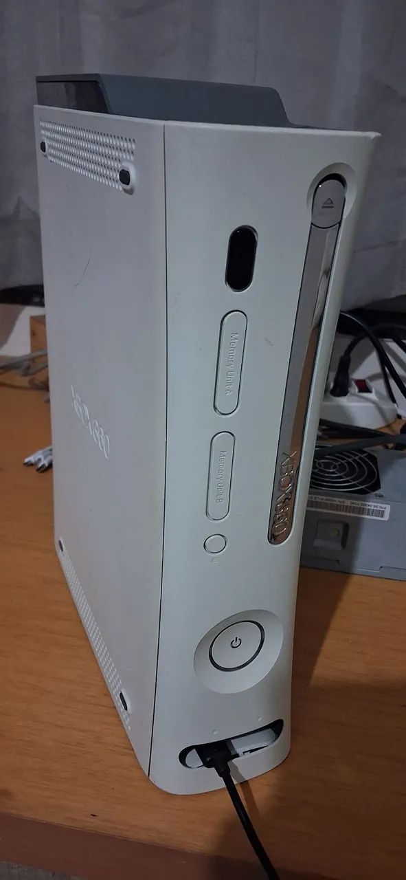 Xbox360 fat personalizado desbloqueado rgh3 30 jogos no hd - 1 controle  - Foto 5