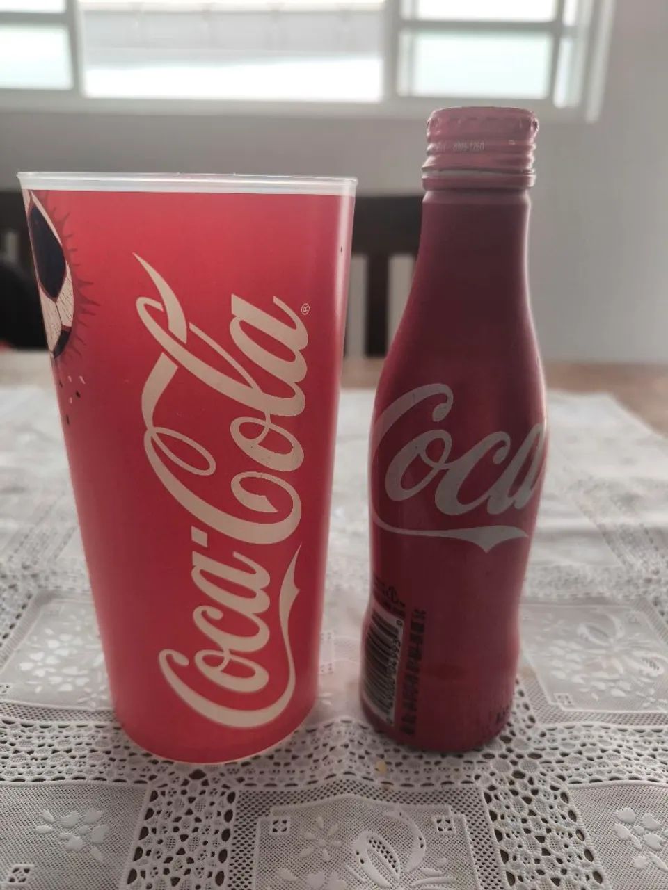 Garrafa e copo - coca cola 
