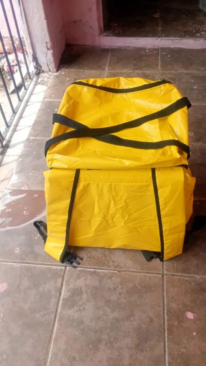 Bag nova amarela com Isopor de 45 litros