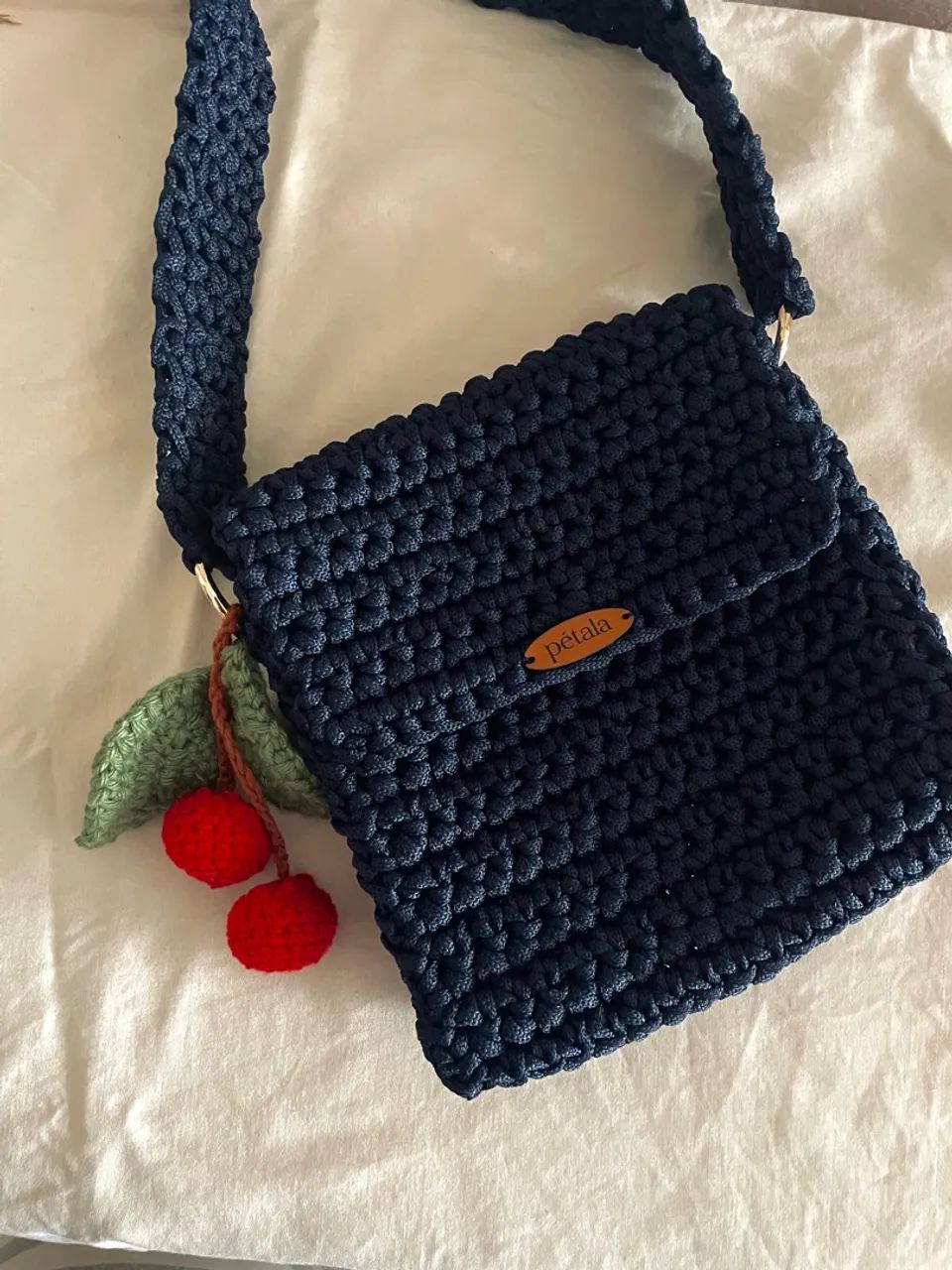 Bolsa de crochê com chaveiro  - Foto 3